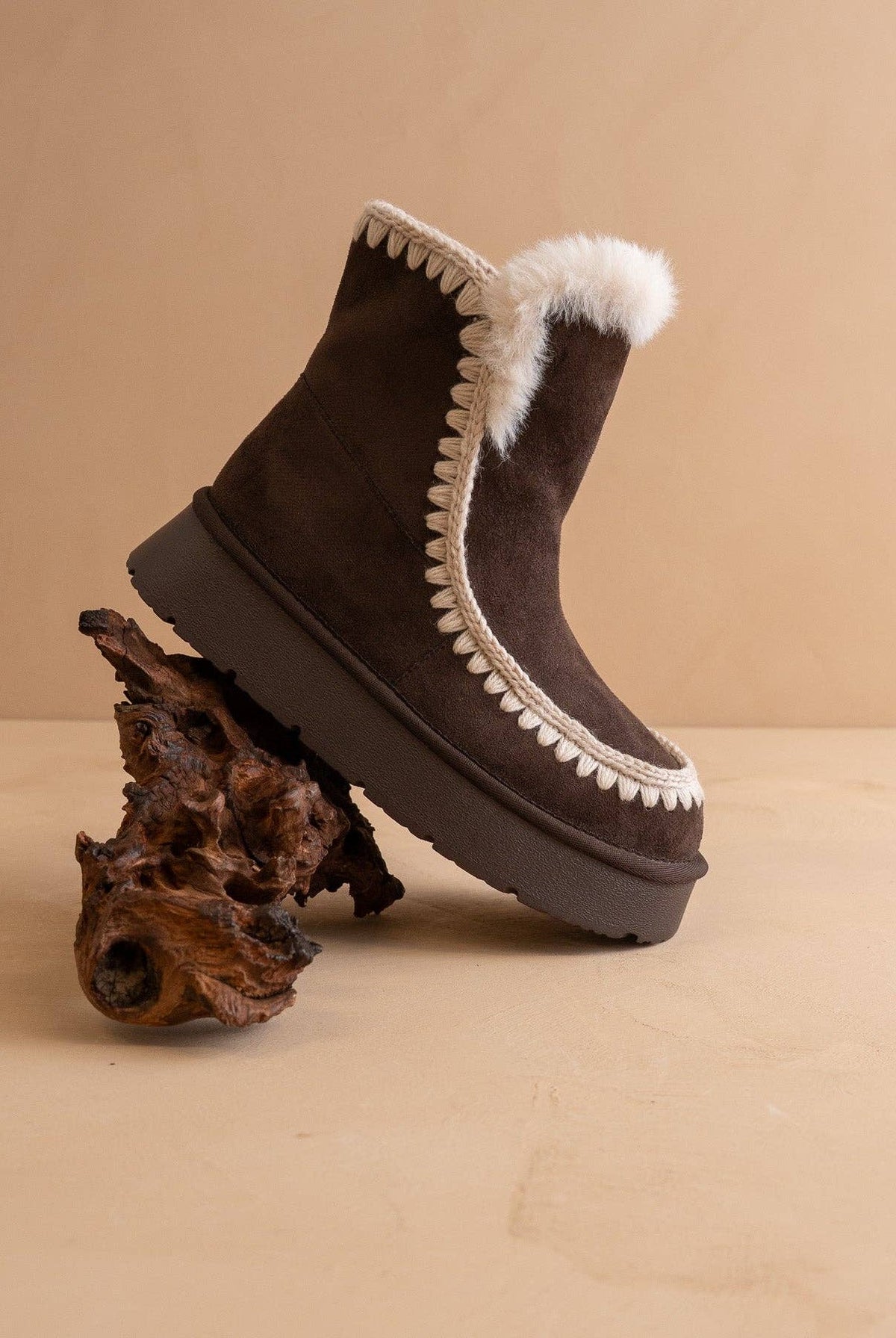 OASIS SOCIETY Joyce coffee-colored winter boot with shearling trim and platform sole, designed for cold-weather comfort and style.
