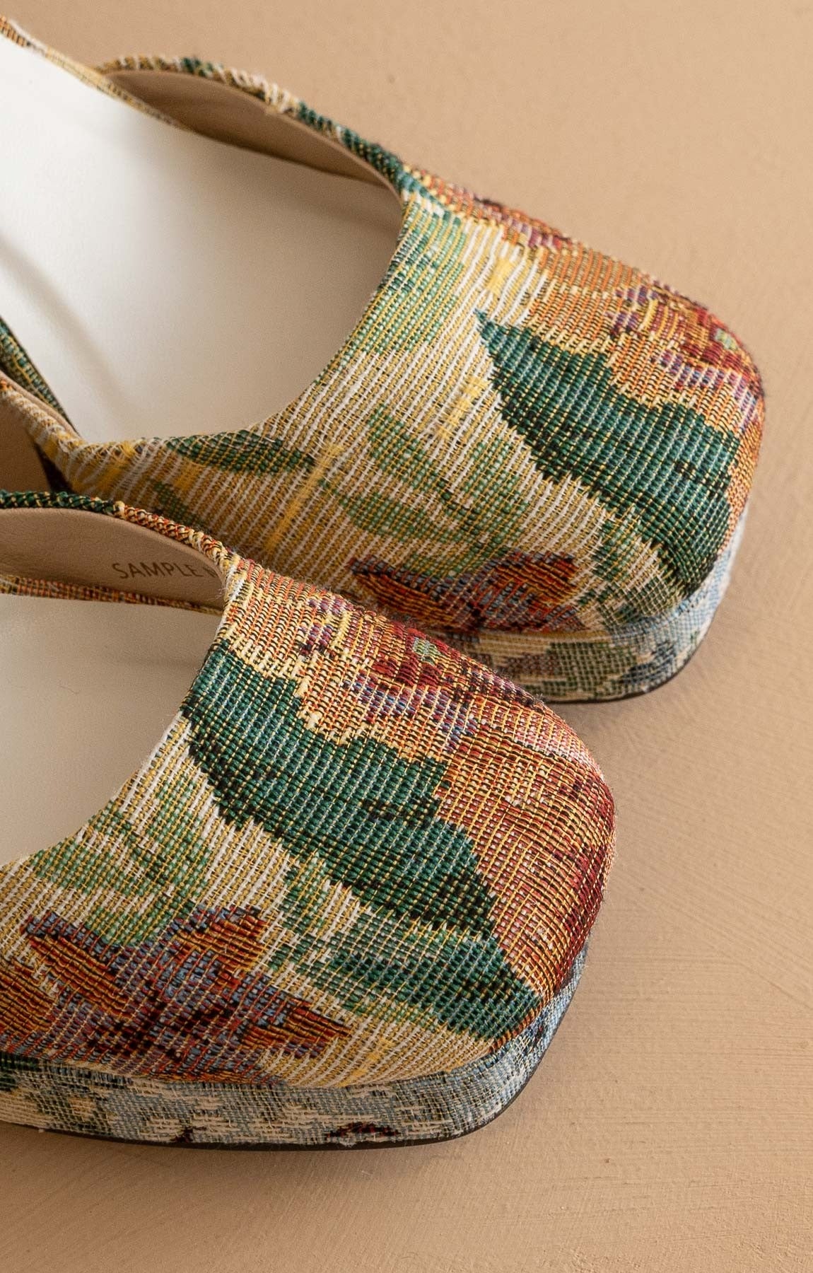 Floral Tapestry Chunky Platform Mary Jane Heels with Square Toe - Oasis Society - RARA Boutique