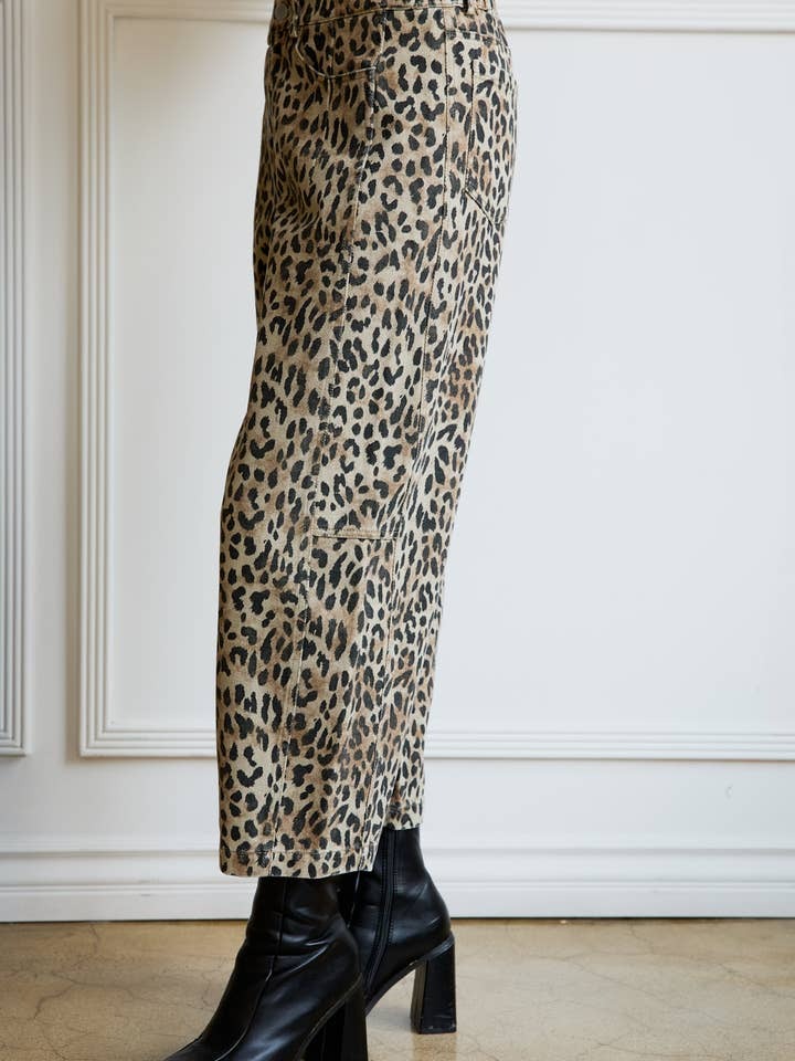 High Waist Leopard Print Barrel Jeans with Elastic Waist - Sunday Edition - RARA Boutique