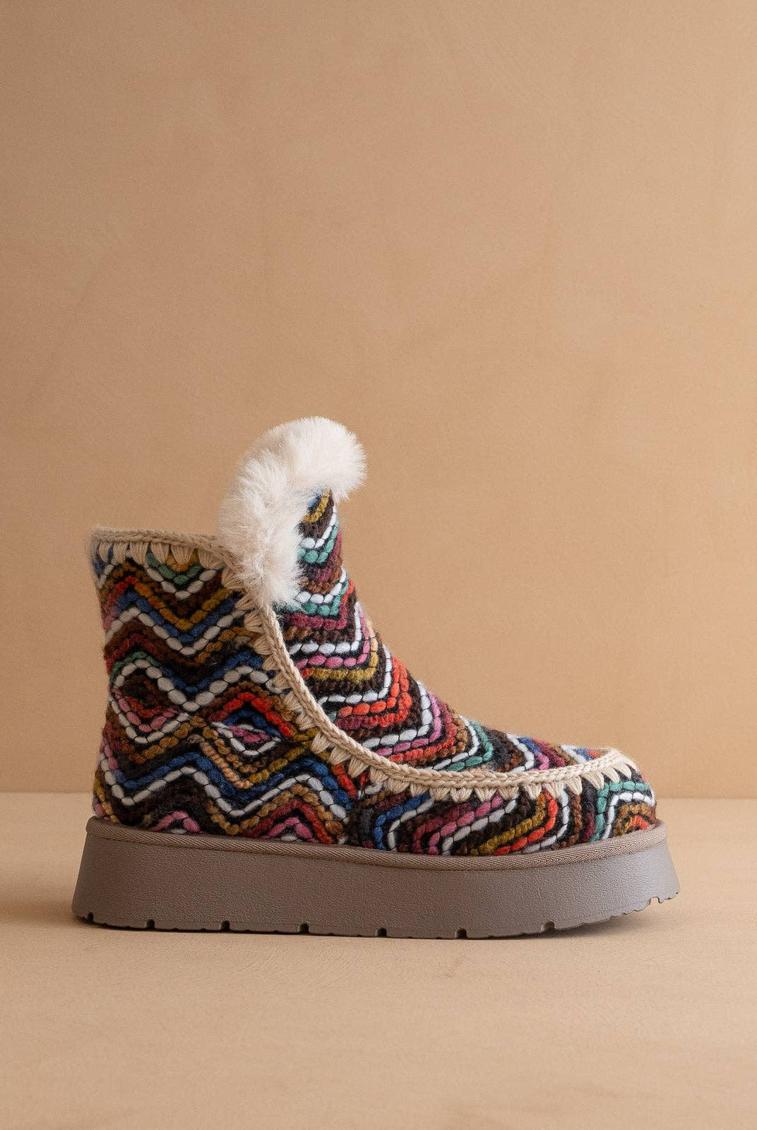 OASIS SOCIETY Joyce winter boot with shearling trim and platform sole, stylish and warm for cold weather.