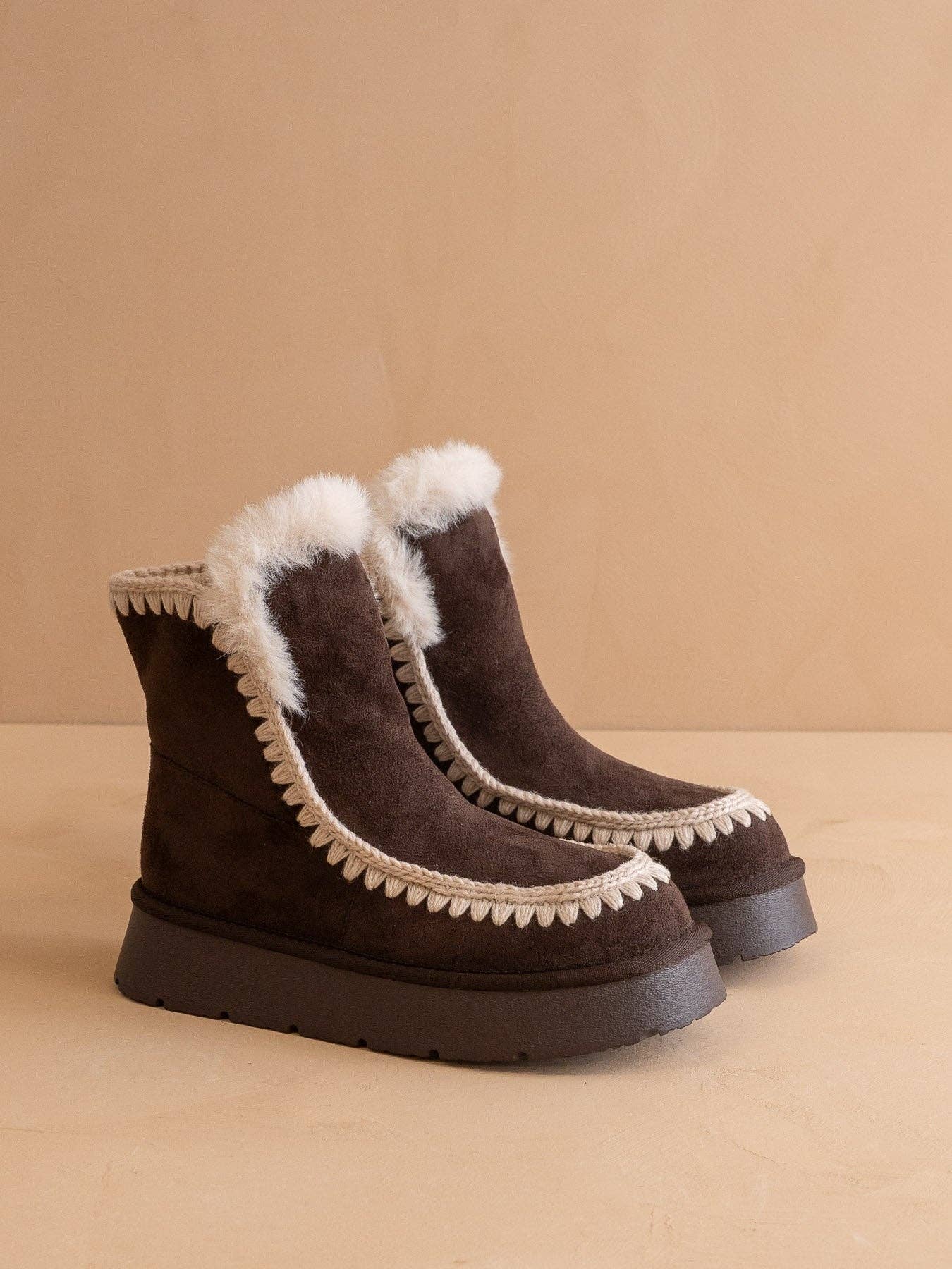 OASIS SOCIETY Joyce coffee winter boot with shearling trim, platform sole, and durable upper for cold weather style and warmth.