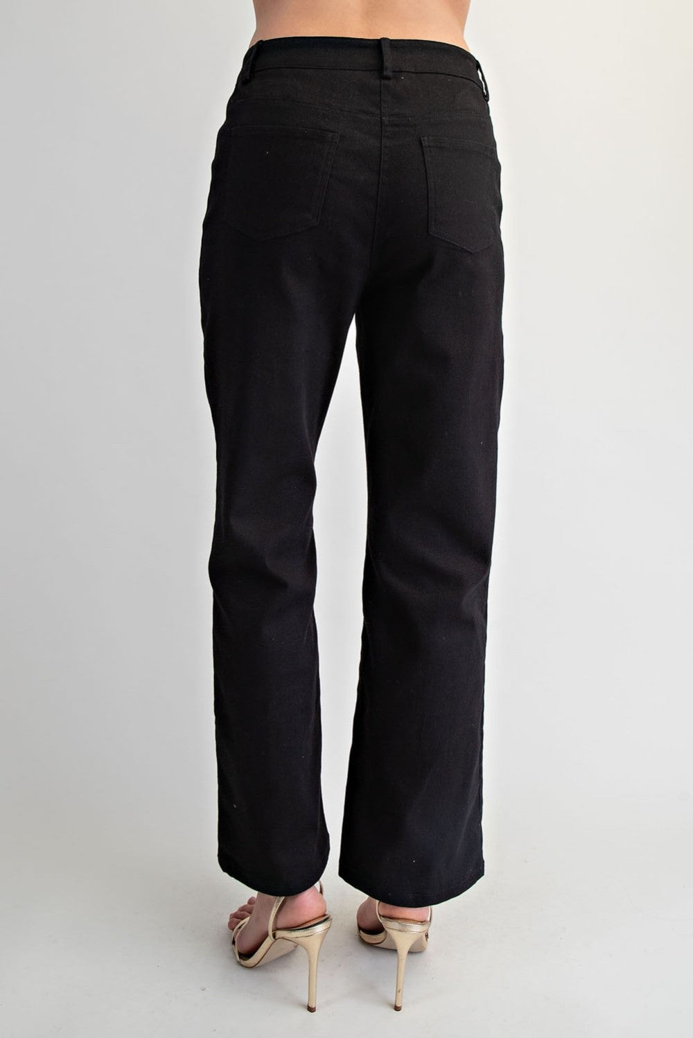 RARA Boutique twill patch pocket straight leg cropped pants in neutral color, featuring a relaxed fit and stylish design.