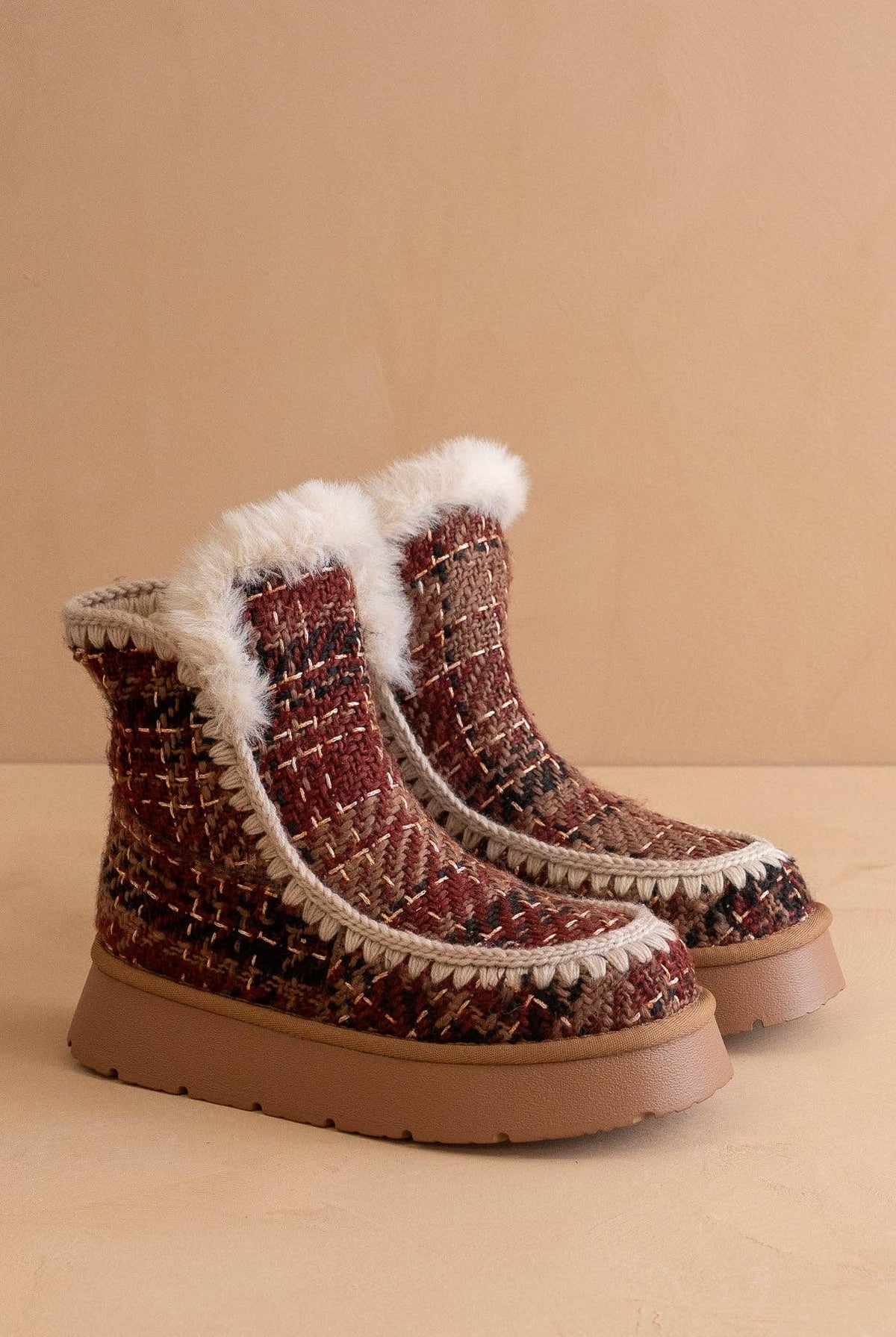 Oasis Society Joyce Mocha Tweed shearling trim platform winter boot showing textured tweed fabric, shearling lining, and sturdy sole