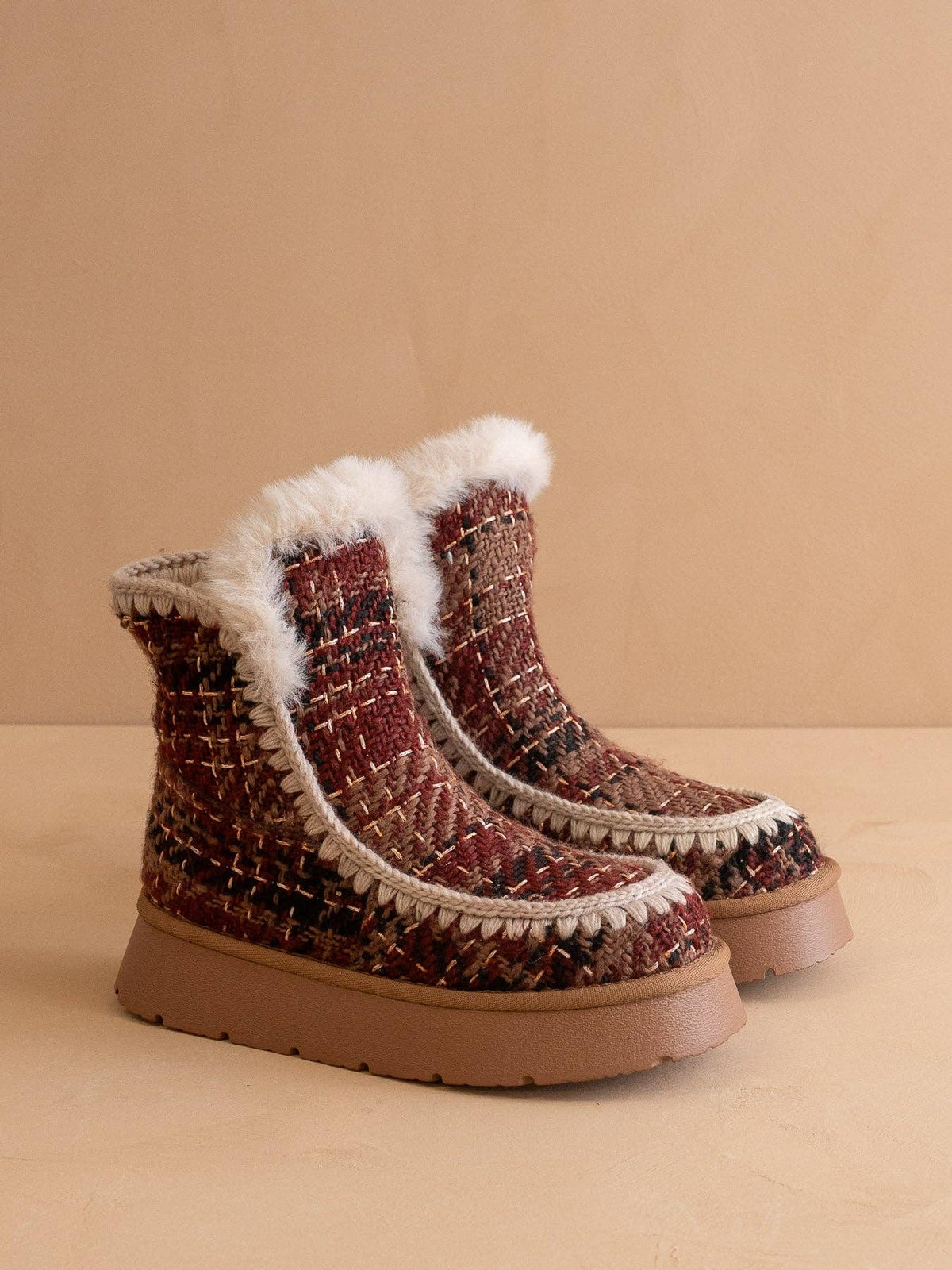 Oasis Society Joyce Mocha Tweed shearling trim platform winter boot showing textured tweed fabric, shearling lining, and sturdy sole