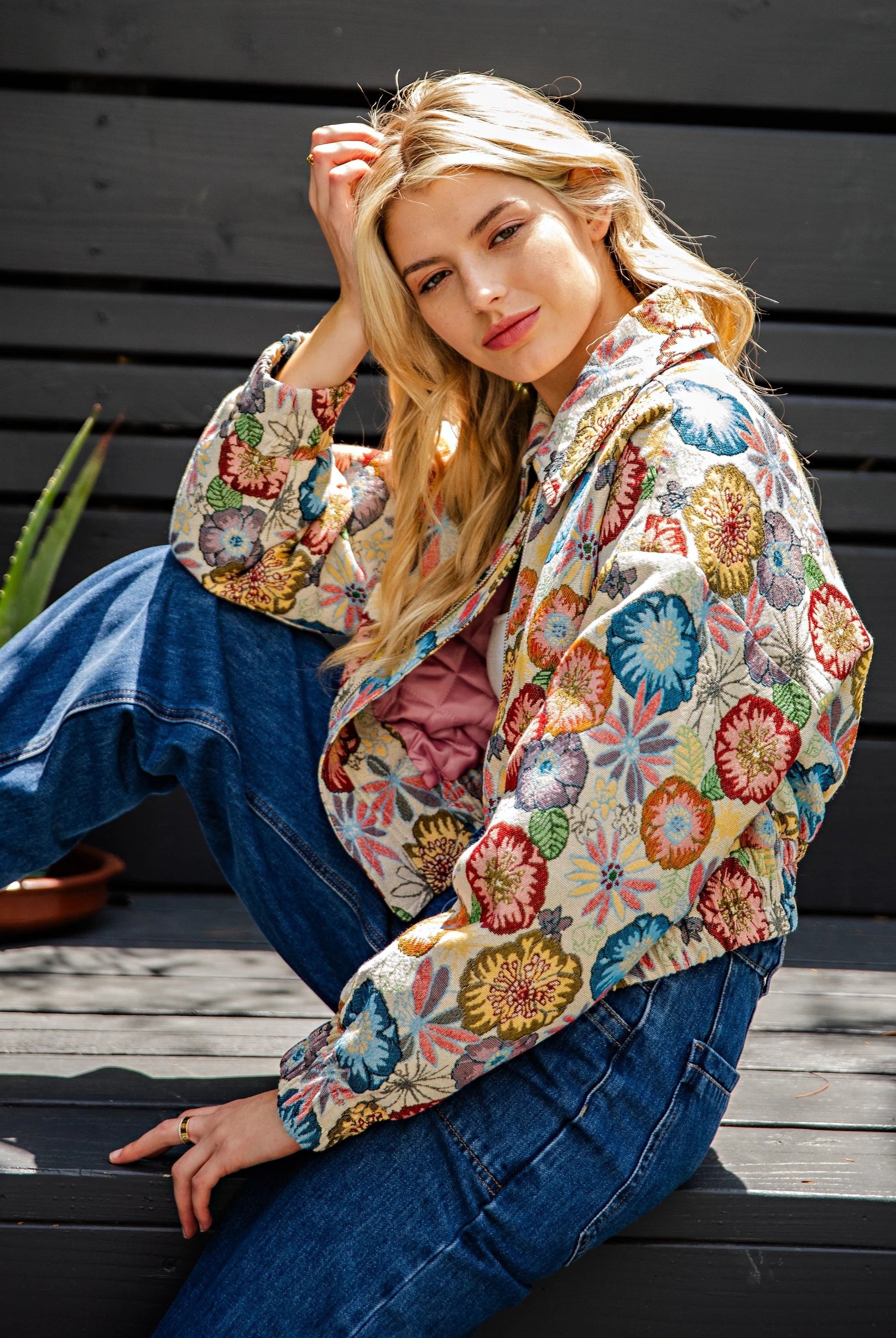Retro Floral Jacquard Cropped Jacket - eesome - RARA Boutique