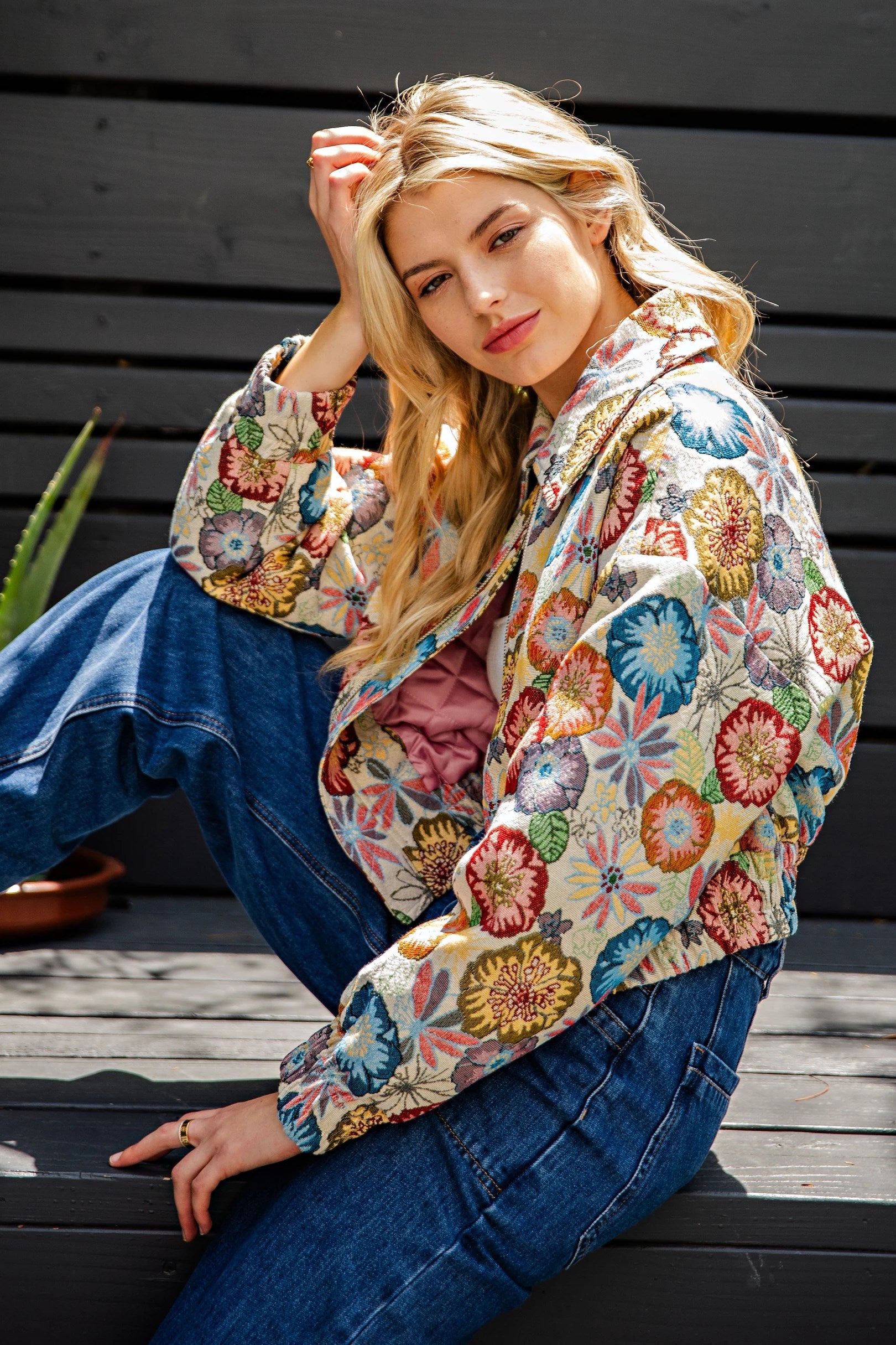 Retro Floral Jacquard Cropped Jacket - eesome - RARA Boutique