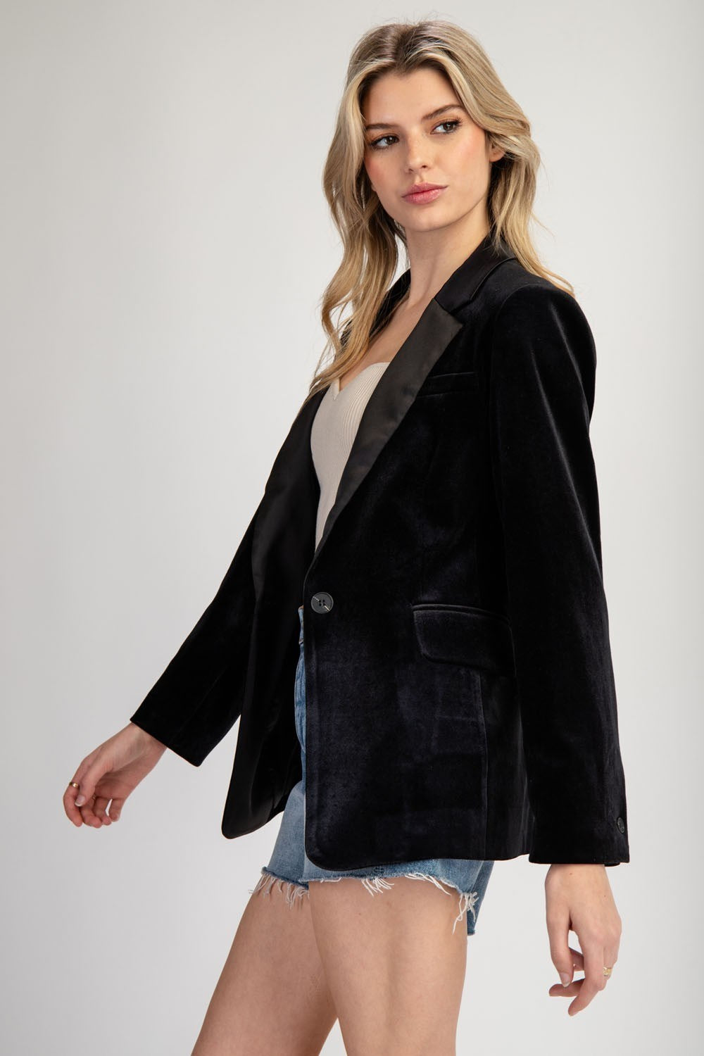 Long Sleeve Velvet Blazer with Satin Collar - eesome - RARA Boutique