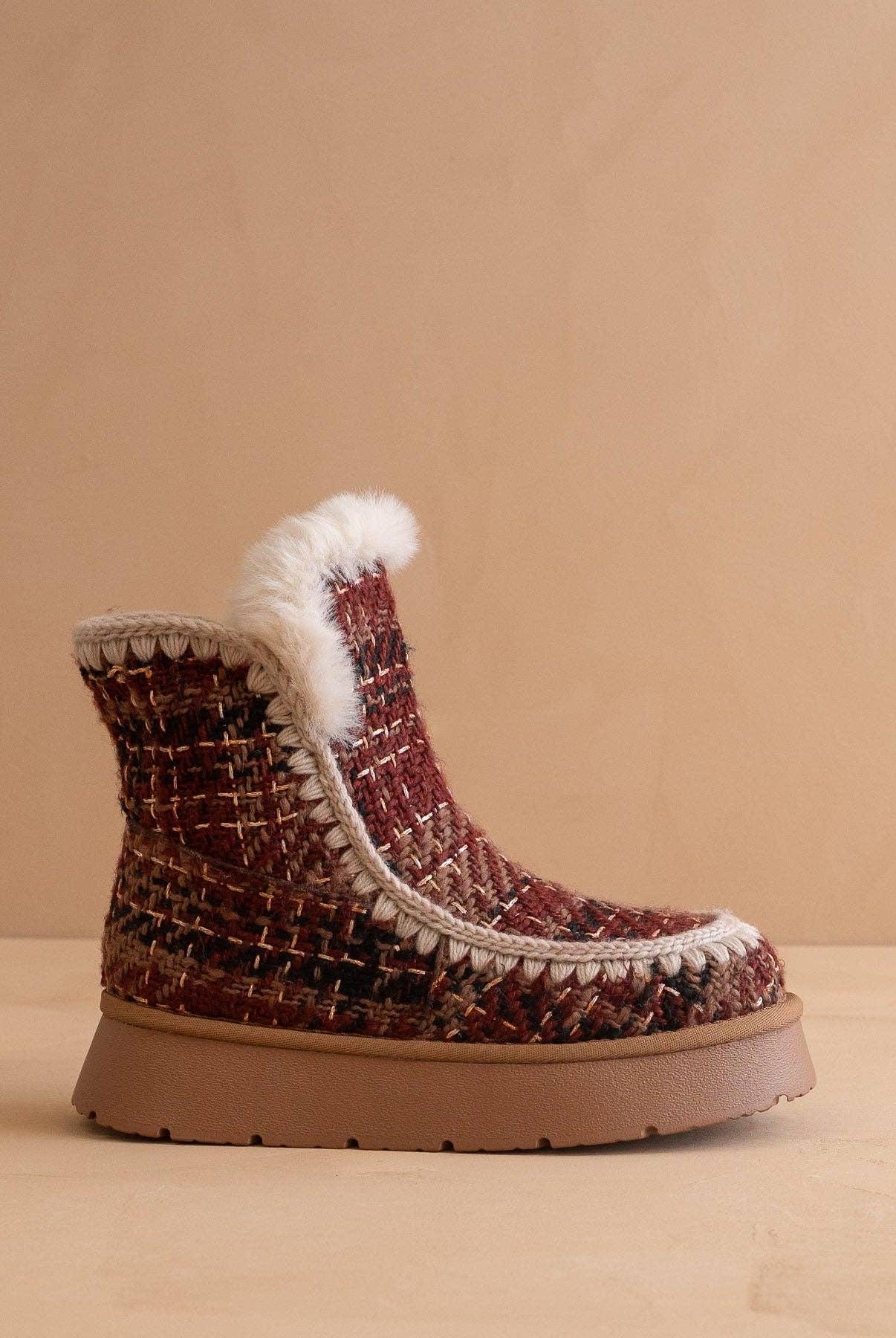 OASIS SOCIETY Joyce Mocha Tweed shearling trim platform winter boot showing textured tweed fabric and shearling accents.