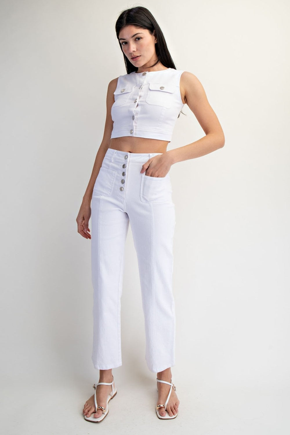 RARA Boutique twill patch pocket straight-leg cropped pants, beige color, with front patch pockets and a relaxed fit.
