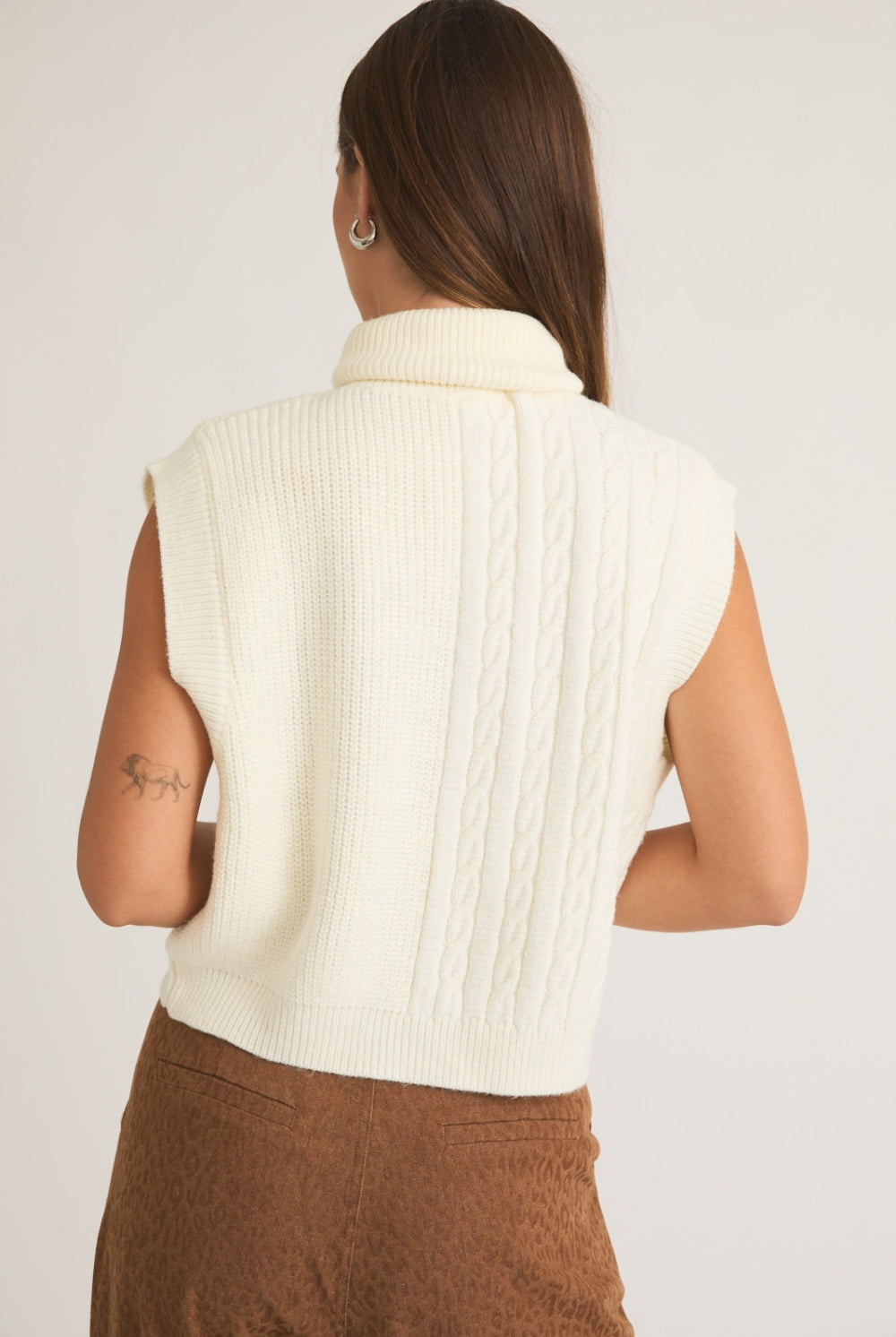 Ribbed & Cable Knit Turtleneck Sweater Vest - Le Lis - RARA Boutique
