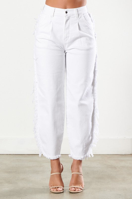 White Denim Slouchy Frayed Side Jeans - Vibrant M.i.U - RARA Boutique 