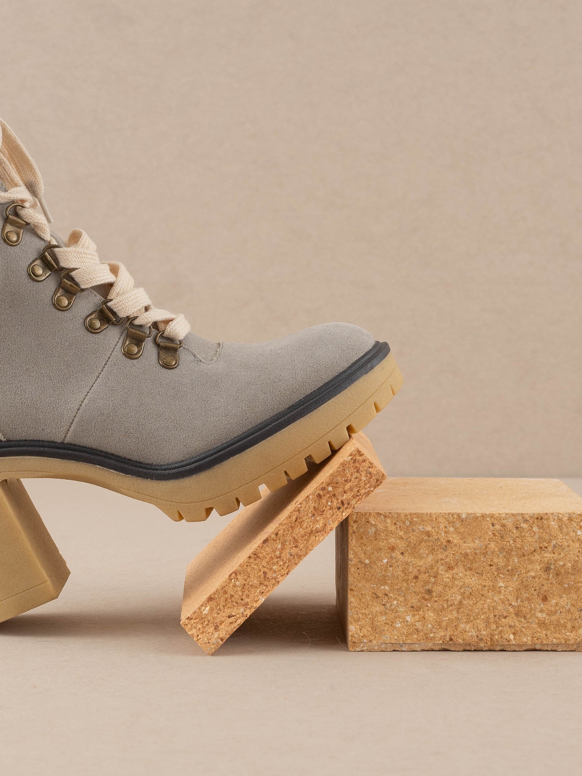 RARA Boutique heeled platform lace-up Sherpa boots with chunky sole and cozy fur lining, stylish winter ankle boots.