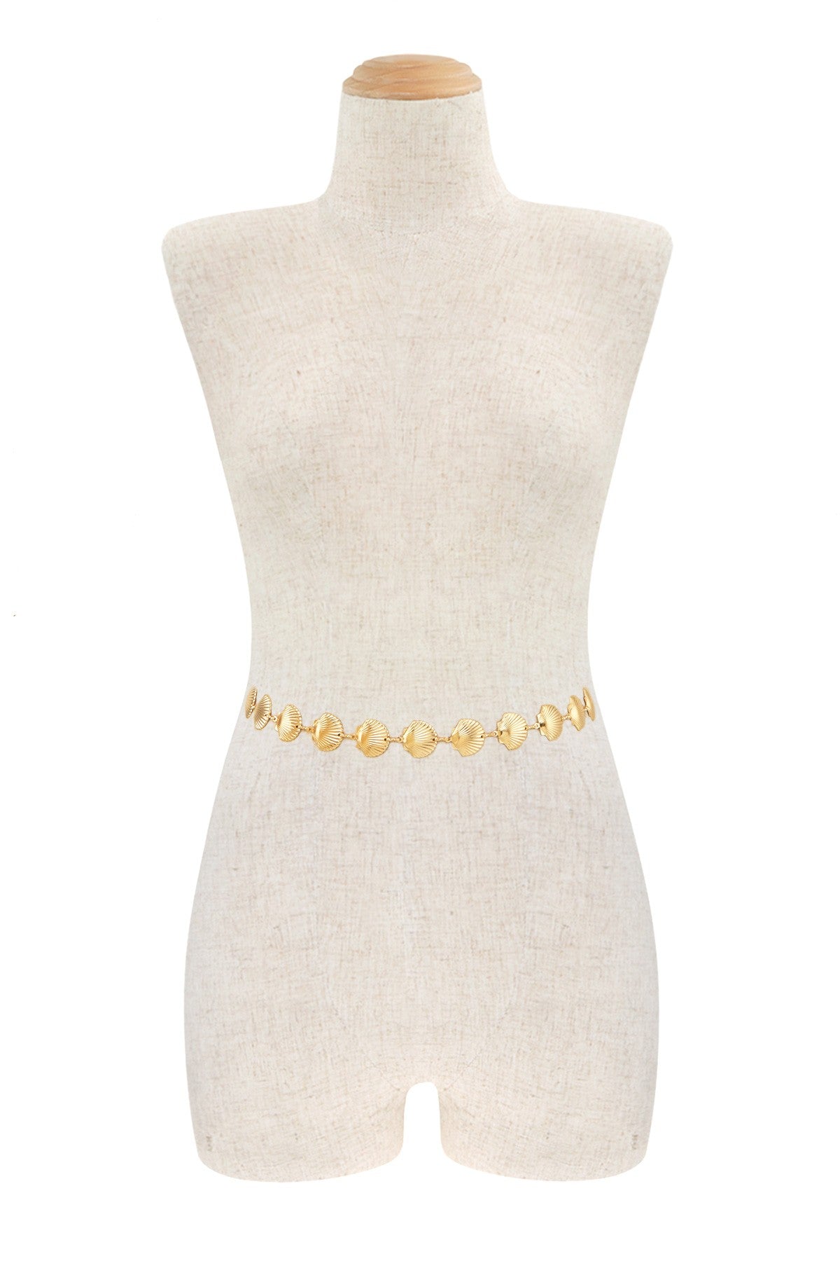 Scallop seashell textured link chain belt with metallic finish, stylish accessory from RARA Boutique.