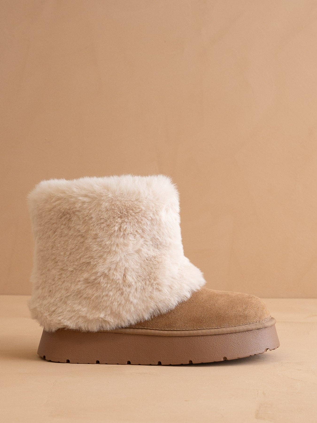 OASIS SOCIETY The Johanna Latte Fur Platform Winter Boot with faux fur lining and chunky sole, perfect for cold weather.
