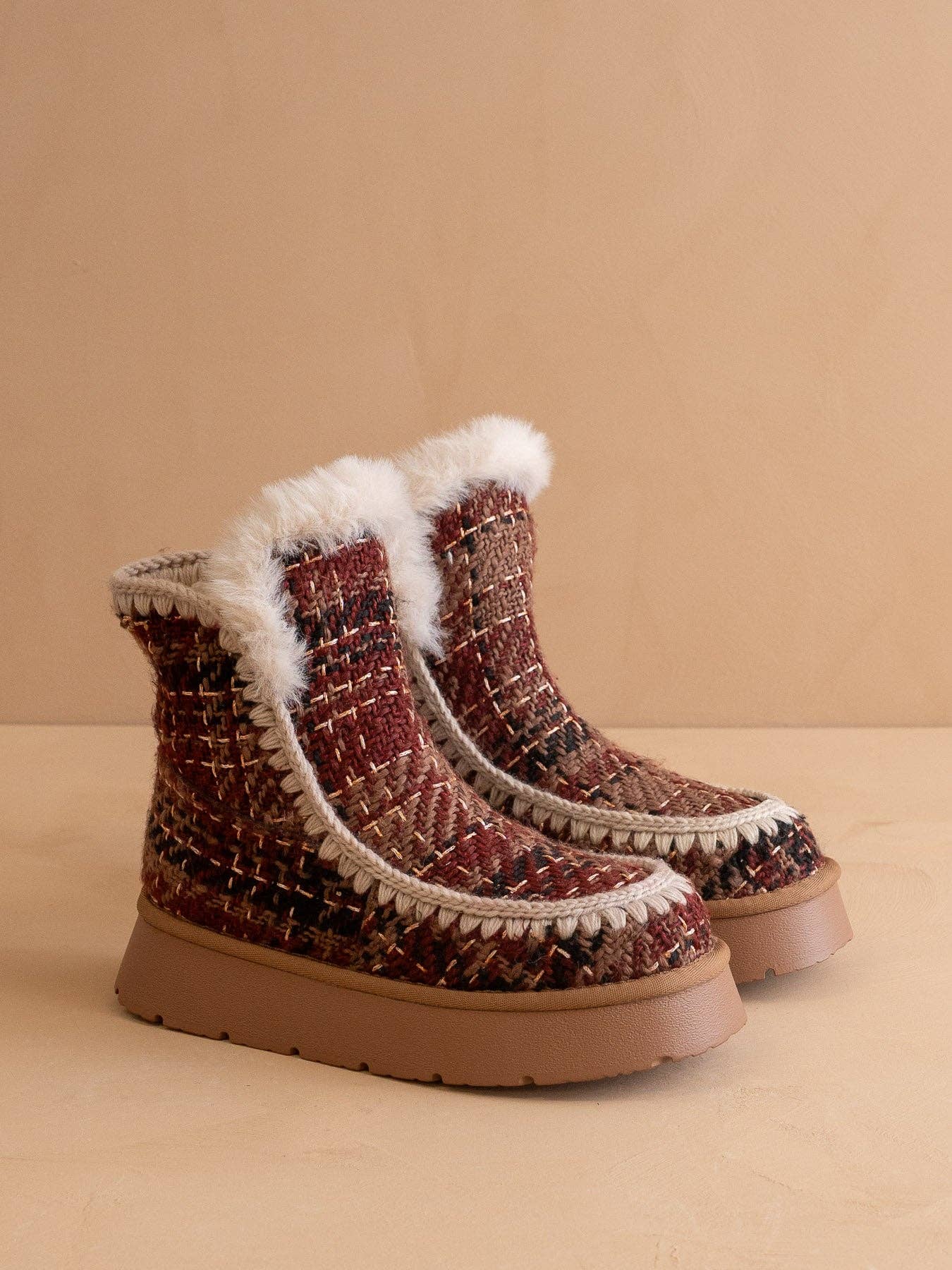 Oasis Society Joyce Mocha Tweed shearling trim platform winter boot showing textured tweed fabric, shearling lining, and sturdy sole