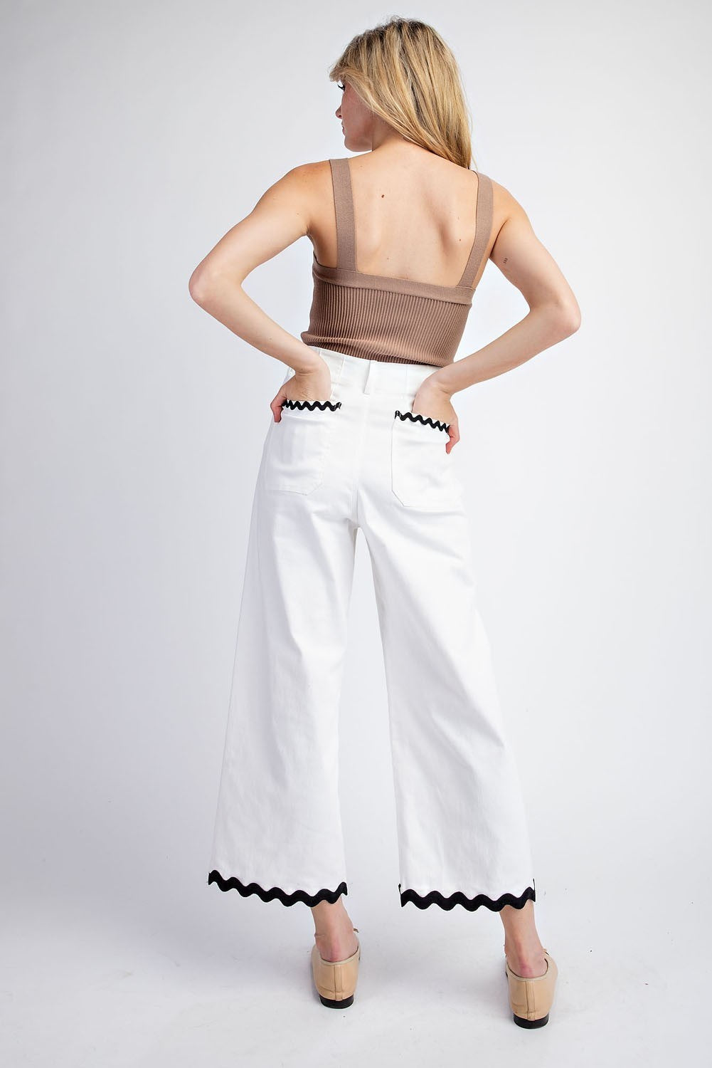 Wavy Contrast Ric Rac Trim Cropped Wide Leg Pants - eesome - RARA Boutique 