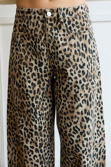 High Waist Leopard Print Barrel Jeans with Elastic Waist - Sunday Edition - RARA Boutique 